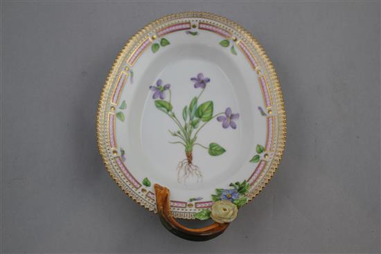 A Royal Copenhagen Flora Danica single-handled dish, second half 20th century, 22cm